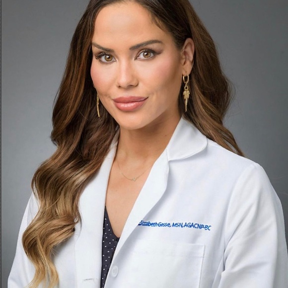 Meet your Posher, Liz - Picture 2 of 4